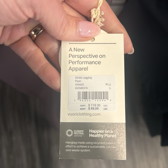 Vuori Stride Pocket Legging-Plum-NWT - Picture 6 of 6